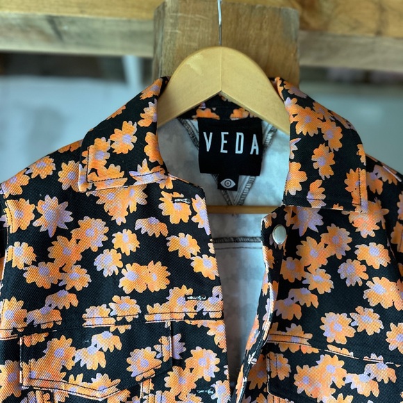 Like new - VEDA Flowers Cropped Denim Jacket - Picture 4 of 6